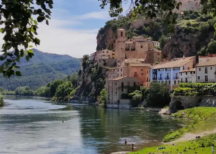 Masia Catalana Solsenyor By El Secret De La Conca